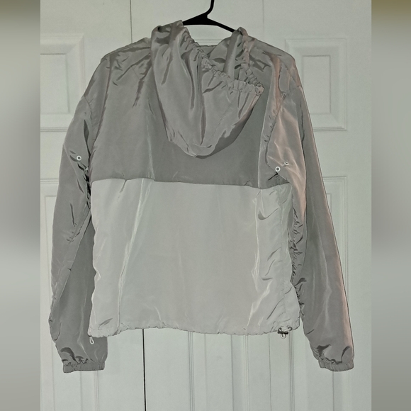 Thread and supply pullover windbreaker - Picture 3 of 3